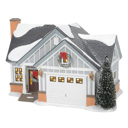 Holiday Starter Home 6009716 by Department 56